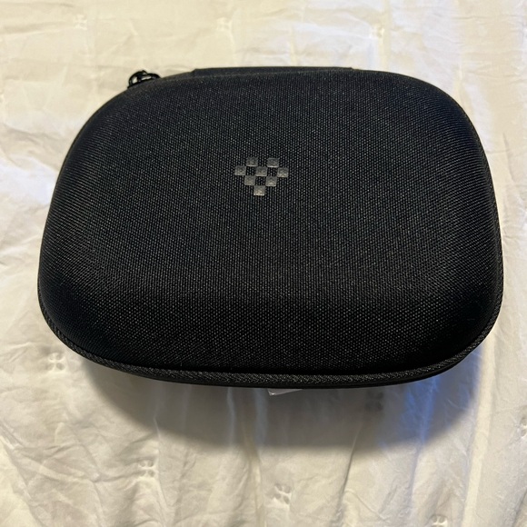 8BitDO pro 2 Bluetoothth gamepad with a protective Travel Cases - Picture 3 of 4